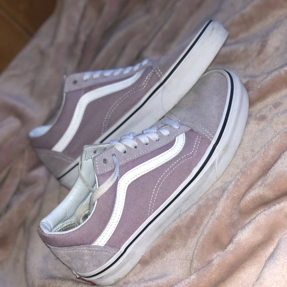 Women’s pink vans